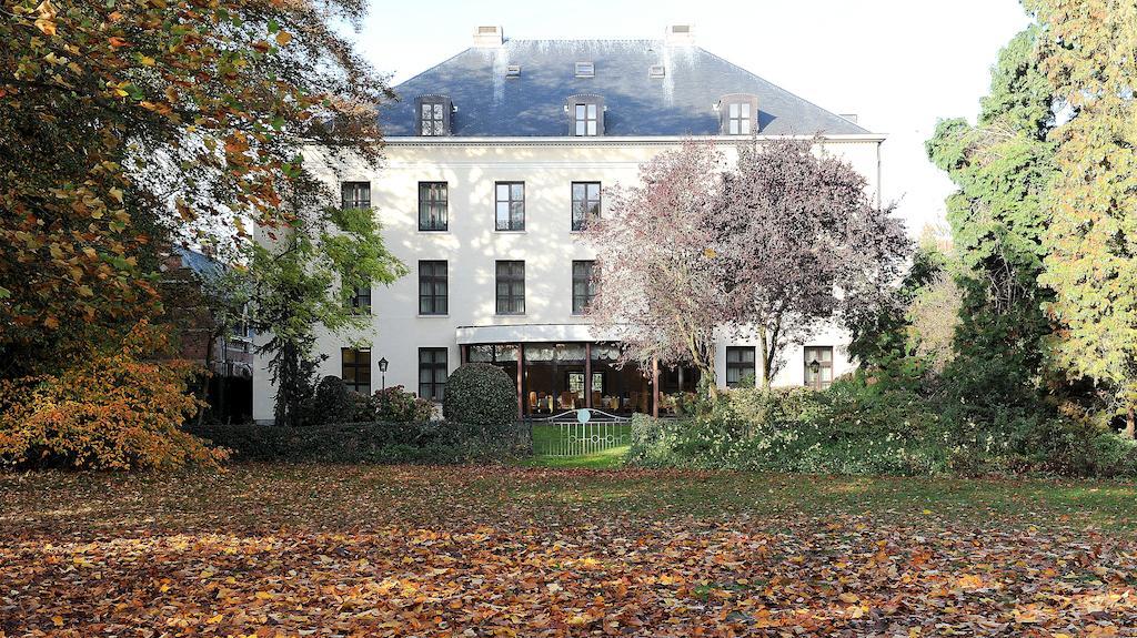 Hotel Kasteel Solhof Aartselaar Exterior photo