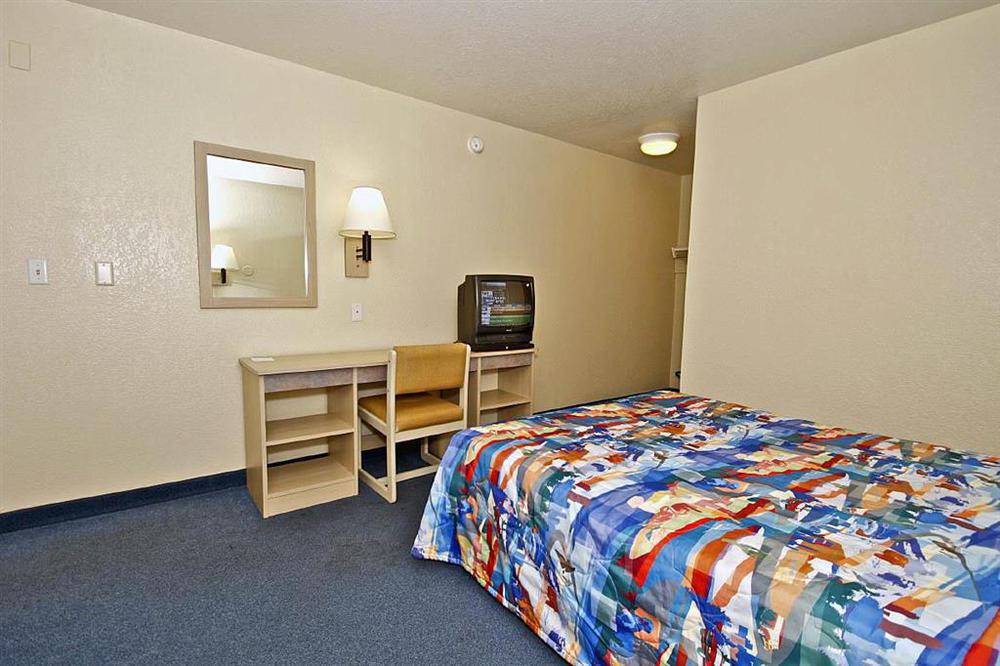 Motel 6-Westminster, Ca - South - Long Beach Area Room photo
