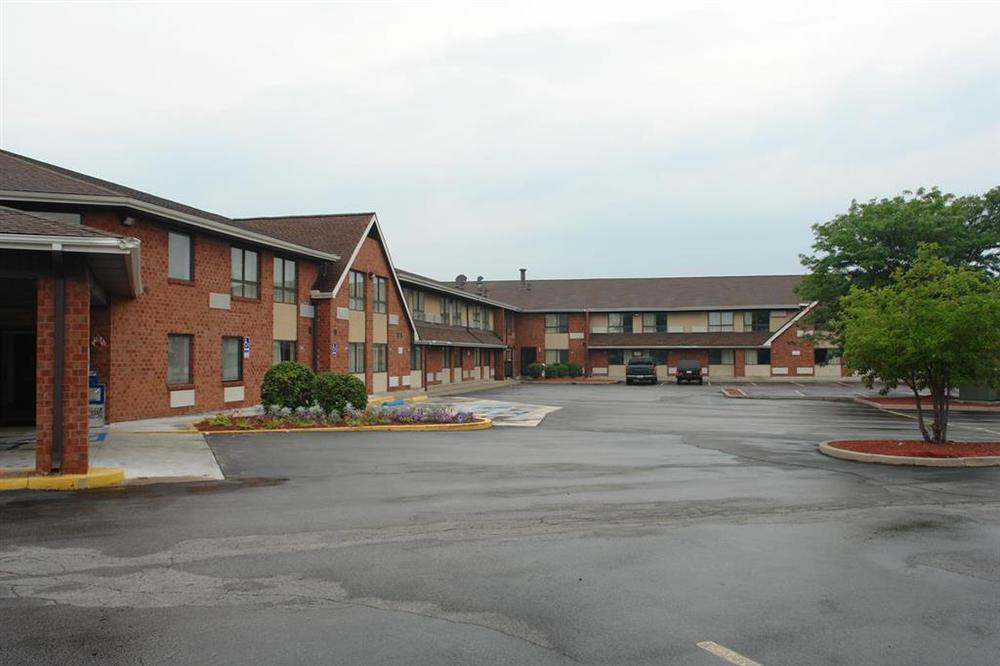 Red Roof Inn Rochester - Airport Exterior photo