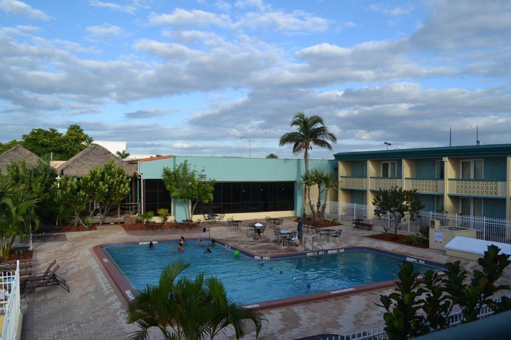 Punta Gorda Waterfront Hotel & Suites Exterior photo