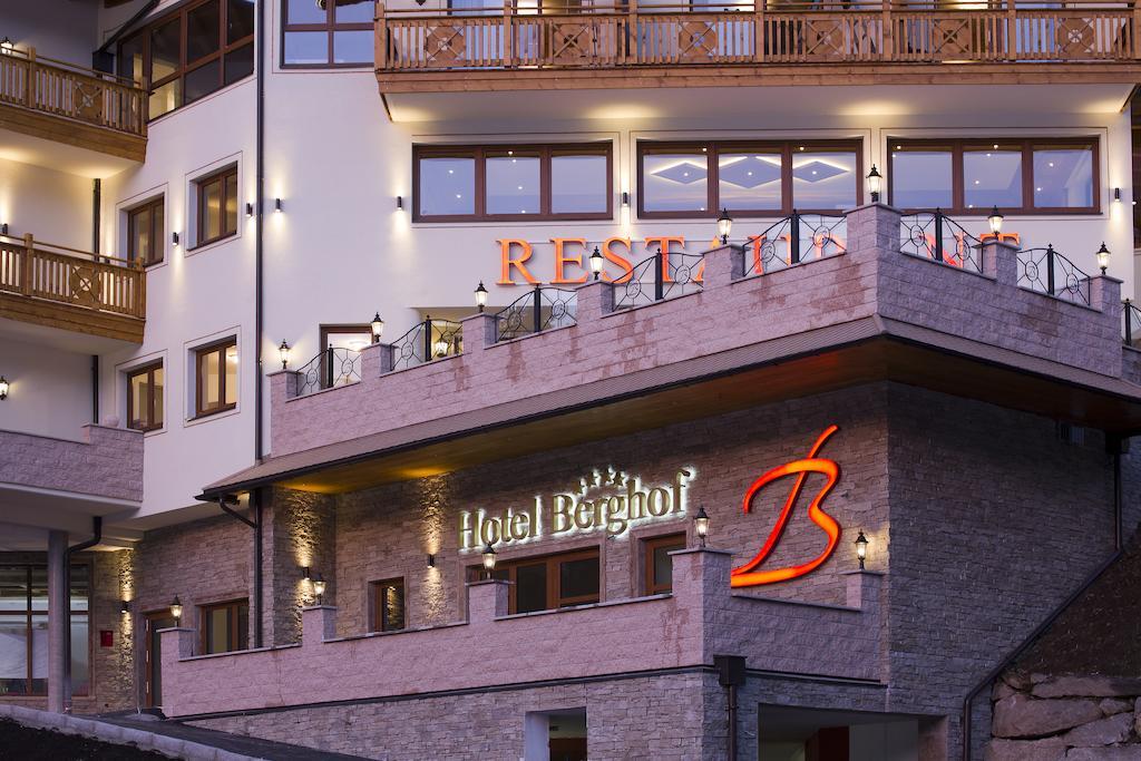 Hotel Berghof Soll Exterior photo