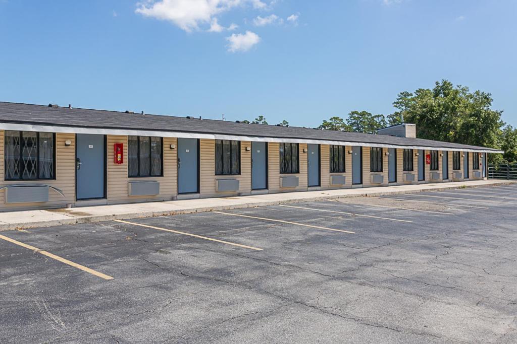 Oneway Brunswick Hotel Exterior photo