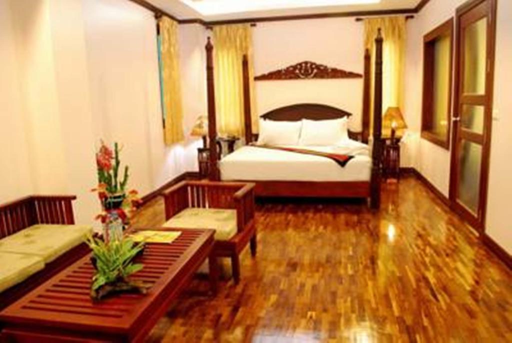 Sengtawan Riverside Hotel Vientiane Room photo