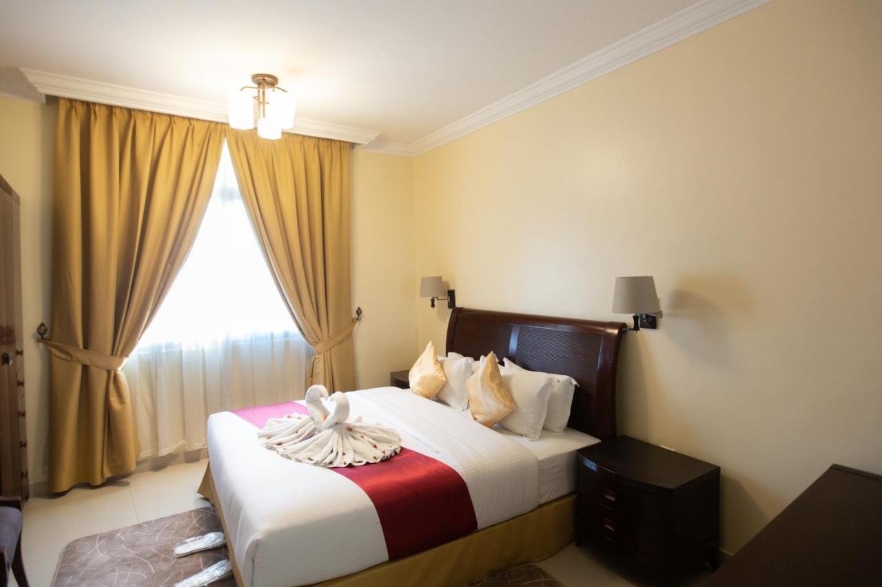 Crown Palace Hotel & Suites Ajman Exterior photo
