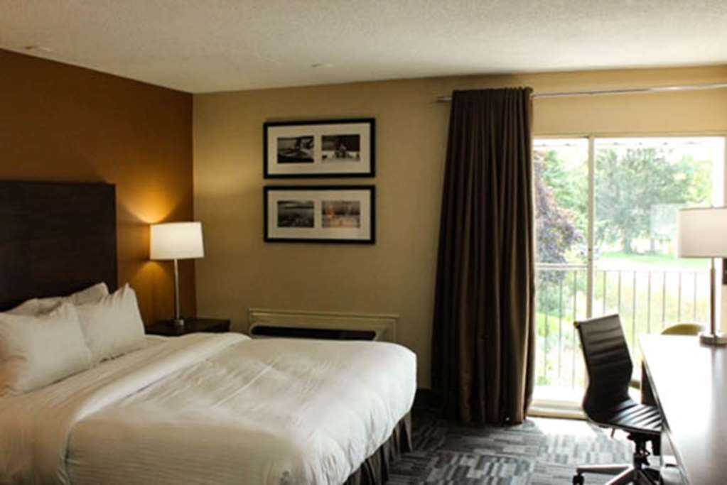 Quality Inn & Conference Centre Orillia Room photo