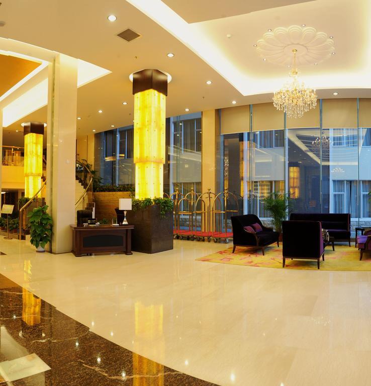 Golden Dragonball Hotel Guilin Exterior photo