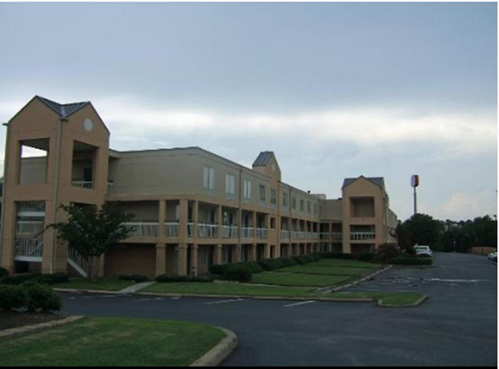 Quality Roof Inn Montgomery Exterior photo