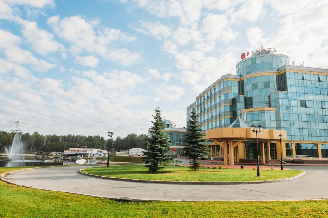 Ramada By Wyndham Yekaterinburg Hotel & Spa Exterior photo