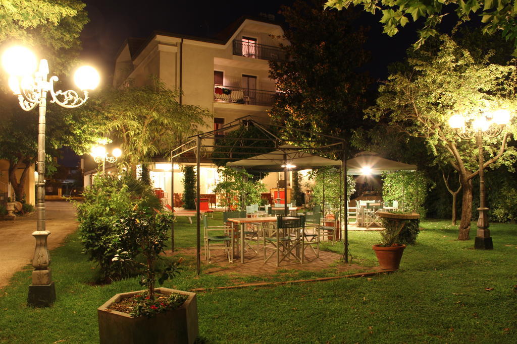 Hotel Villa Celeste San Mauro Mare Exterior photo