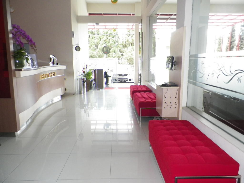 Scarlet Kebon Kawung Hotel Bandung Exterior photo