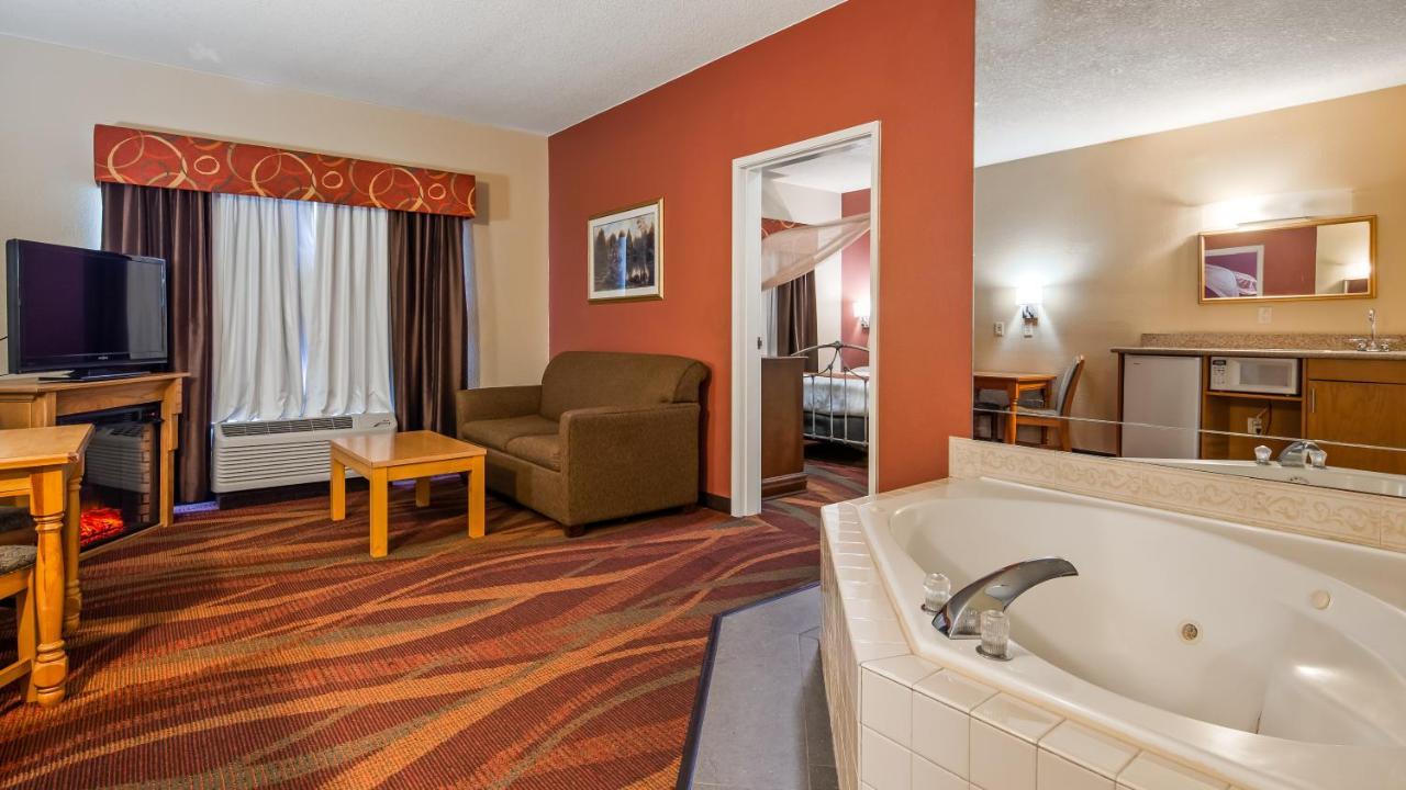 Best Western Plus Fort Wayne Inn & Suites North Exterior photo