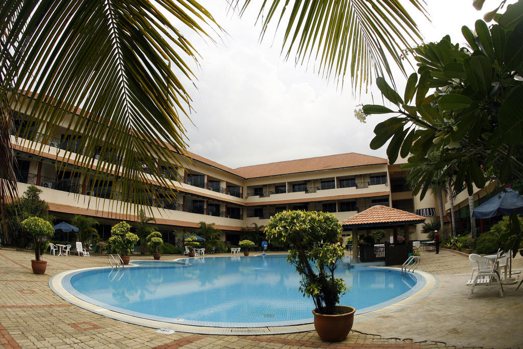 The Qamar Paka, Terengganu Hotel Exterior photo