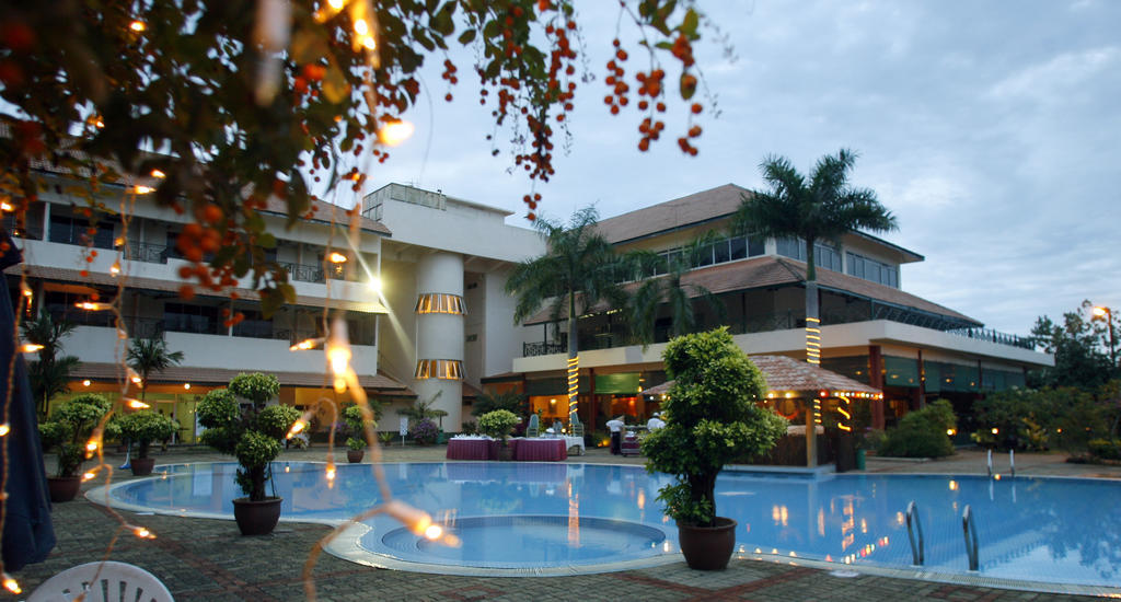 The Qamar Paka, Terengganu Hotel Exterior photo