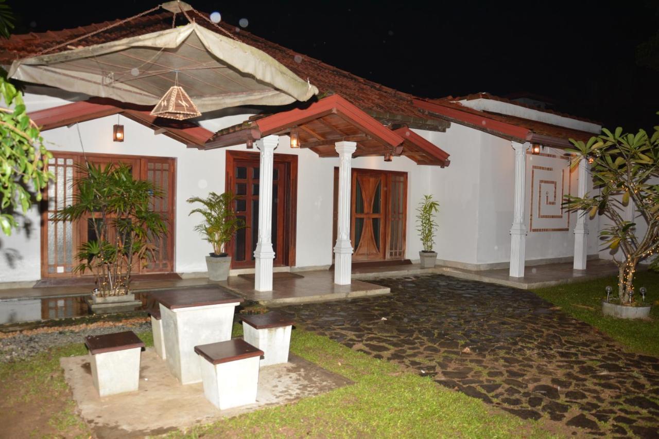 Finlanka Guest Bed & Breakfast Galle Exterior photo
