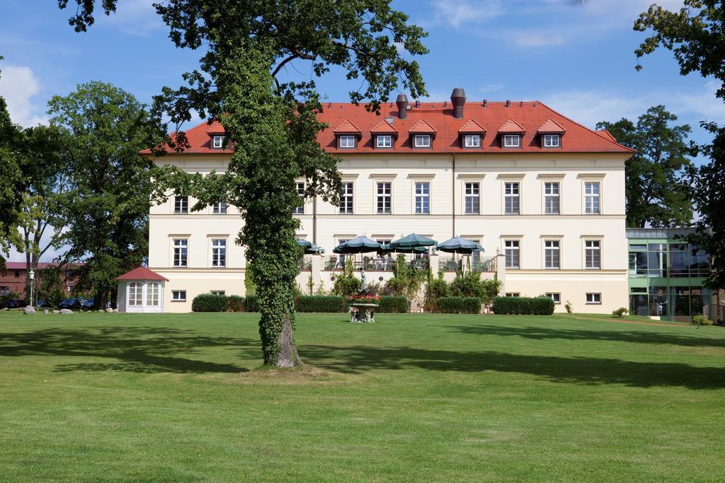 Landhotel Schloss Teschow Teterow Exterior photo