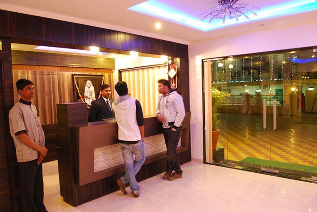 Hotel Lee Grand Shirdi Exterior photo