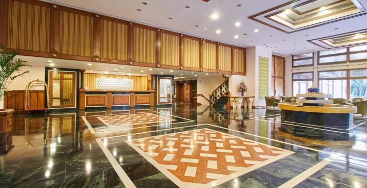 The Ummed Ahmedabad Airport Hotel Exterior photo