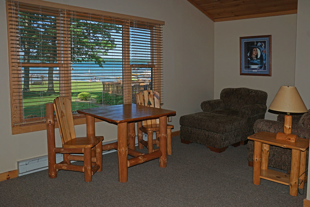 Sugar Lake Lodge Grand Rapids Exterior photo