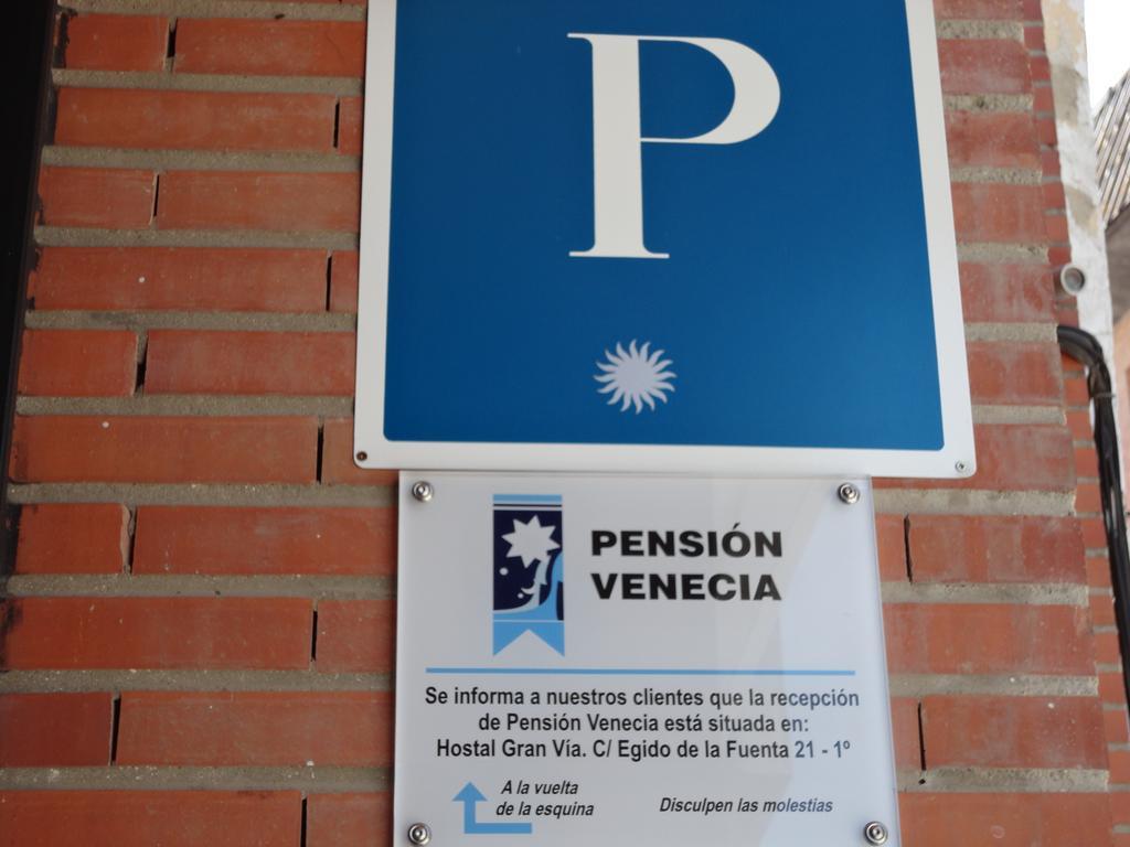 Pension Venecia Pinto Exterior photo