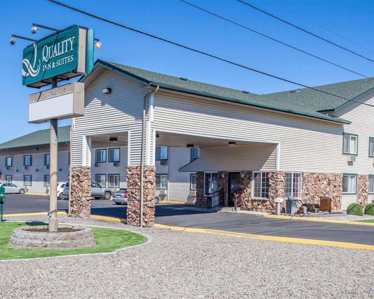 Quality Inn And Suites Toppenish Exterior photo