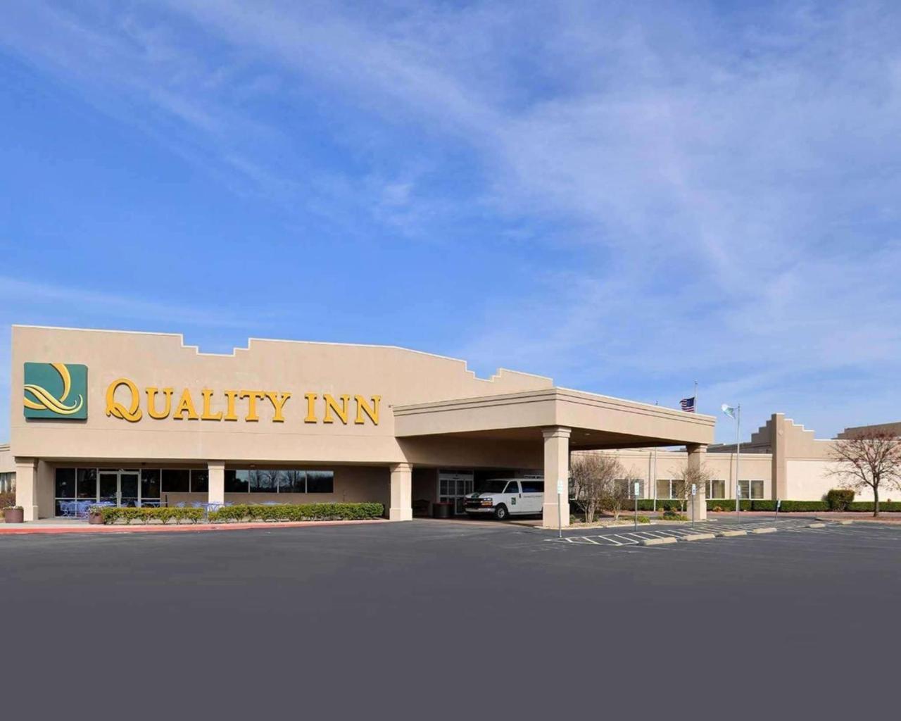 Quality Inn Oklahoma City Airport Exterior photo