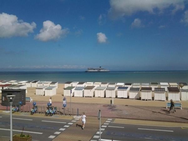 Hotel De La Plage Calais Exterior photo