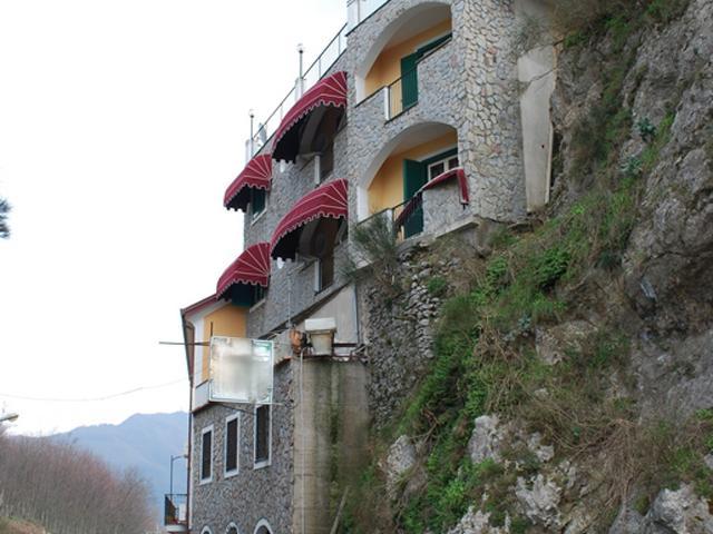 Hotel Ontani Salerno Exterior photo