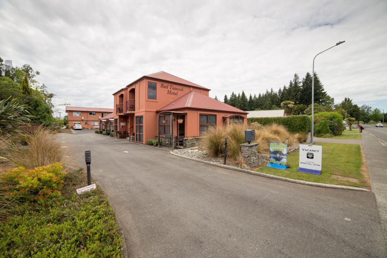 Red Tussock Motel Te Anau Exterior photo