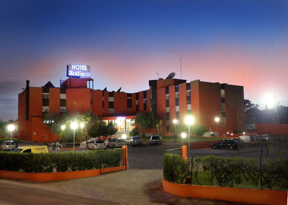 Zodiaco Hotel Quarteira Exterior photo
