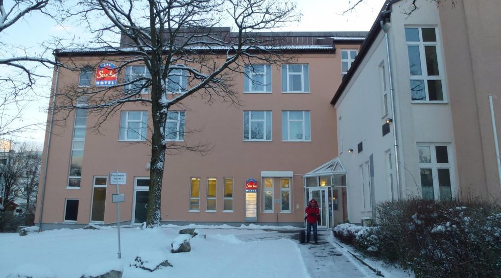 1, 2, Sleep Boardinghouse Unterschleissheim Zentrum Exterior photo