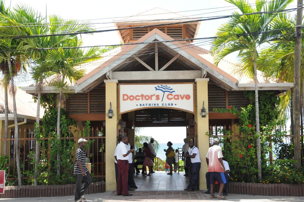 Doctors Cave Beach Hotel Montego Bay Exterior photo