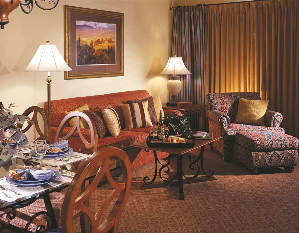 Hilton Grand Vacations Club Tuscany Village Orlando Room photo