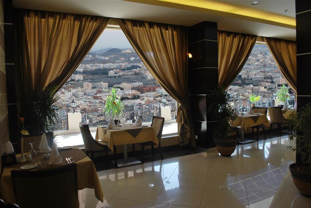 مينا بلازا الطائف Mena Plaza Taif Hotel Restaurant photo