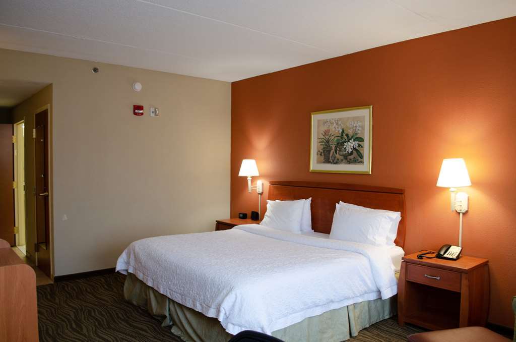 Hampton Inn & Suites Augusta West Room photo