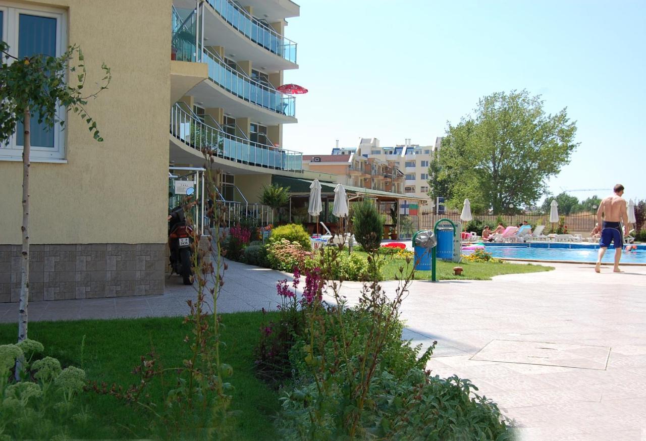 Julia Family Apartments Sunny Beach Exterior photo