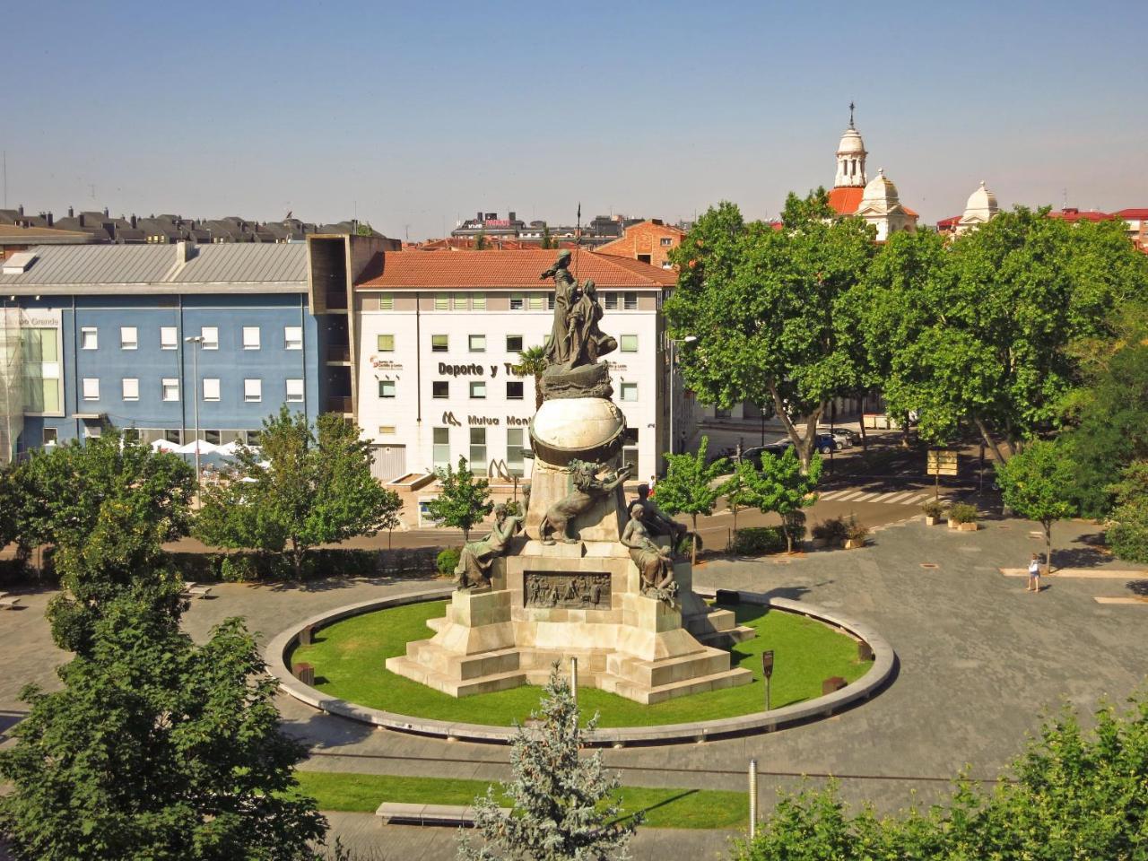 Hotel Colon Plaza Valladolid Exterior photo