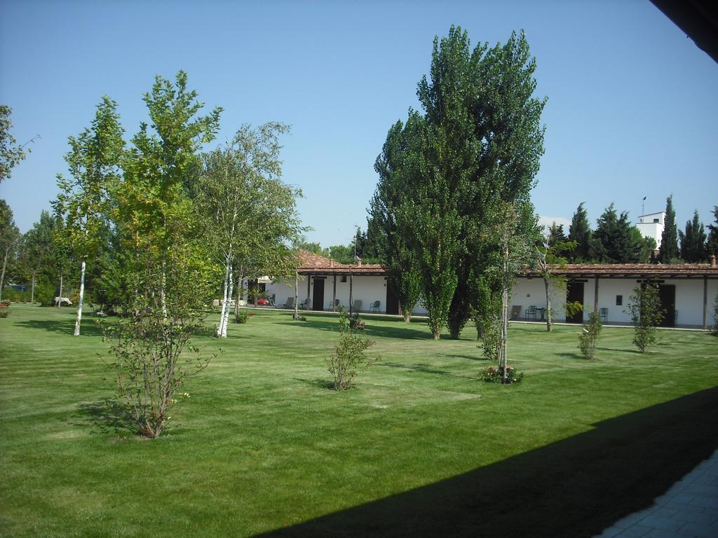 Masseria Protomastro Hotel Gravina in Puglia Exterior photo