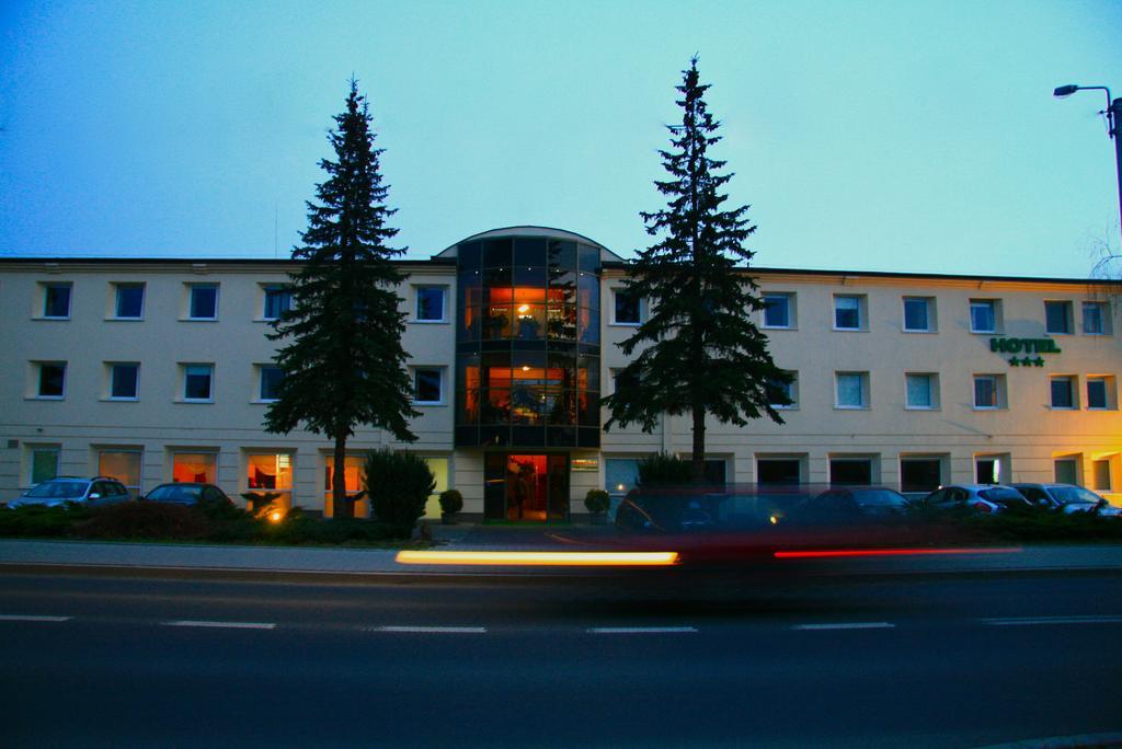 Hotel Kacperski Konstantynow Lodzki Exterior photo