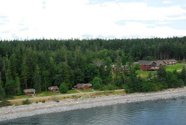 Tsa-Kwa-Luten Lodge Quathiaski Cove Exterior photo