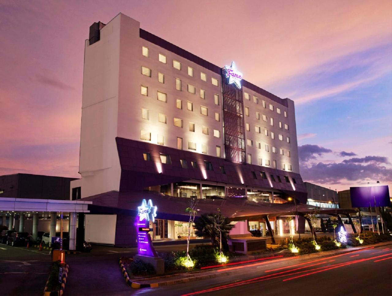 Fame Hotel Gading Serpong Tangerang Exterior photo