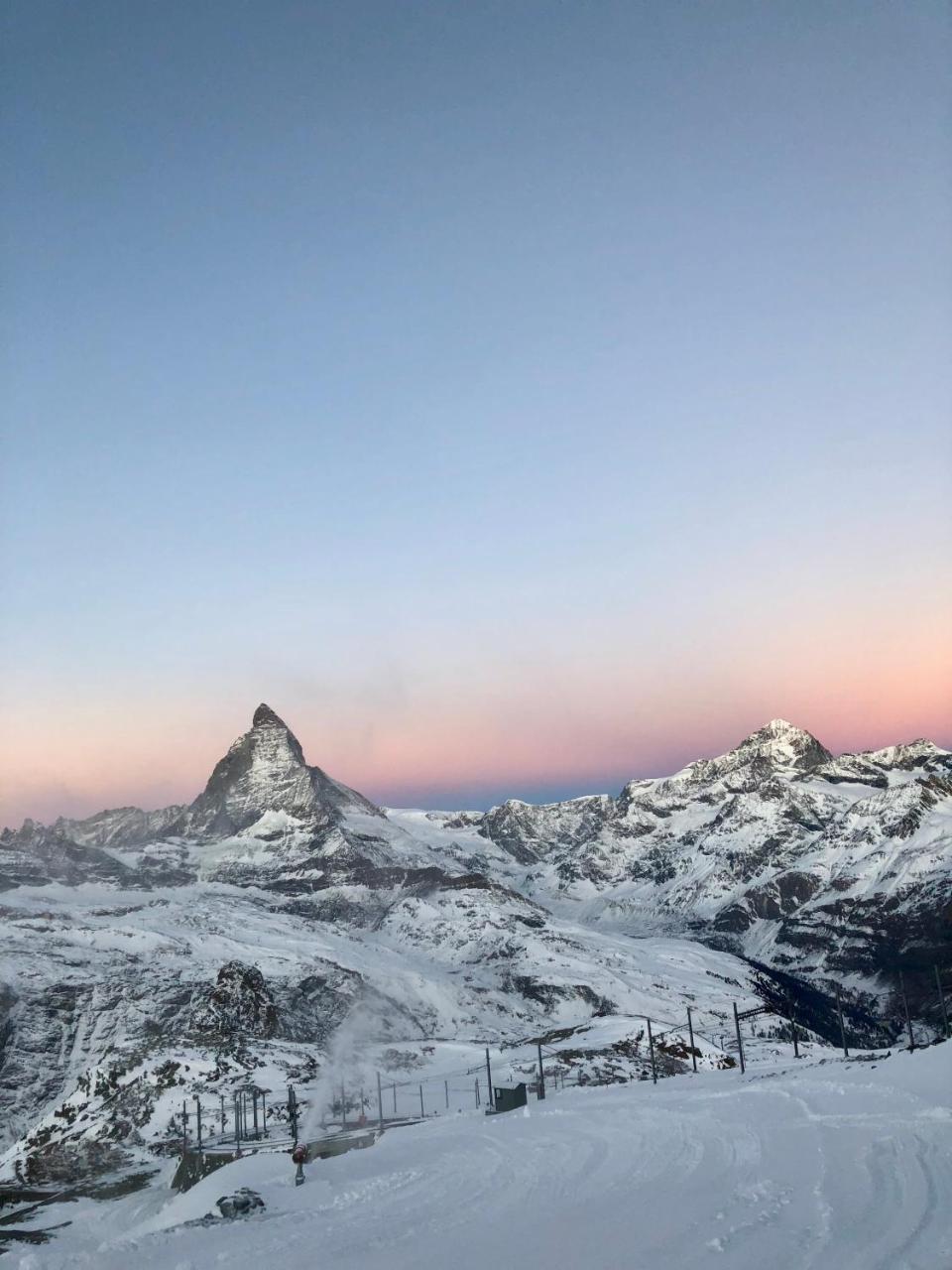 The Matterhorn Hostel Zermatt Exterior photo