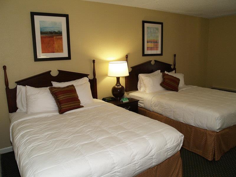 Clarion Hotel Lexington Conference Center Hotel Room photo