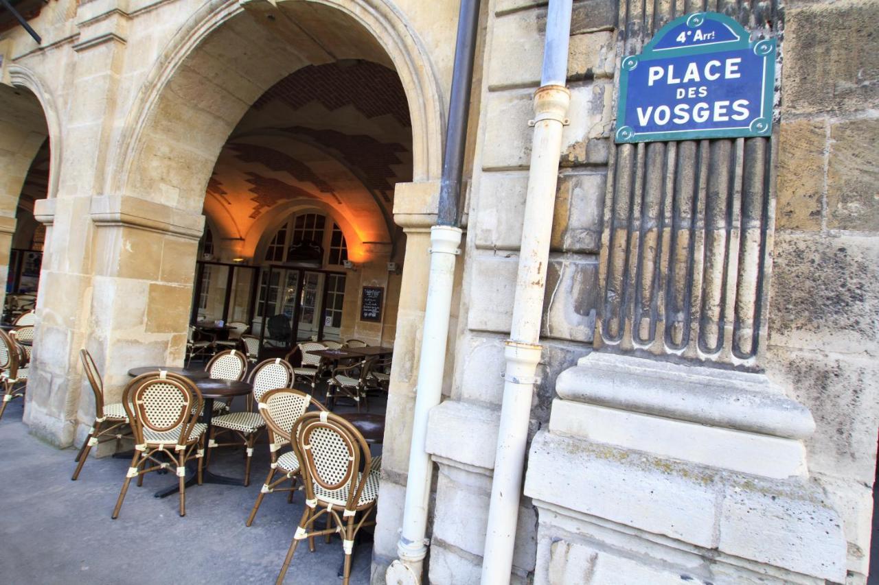 Les Tournelles Hotel Paris Exterior photo