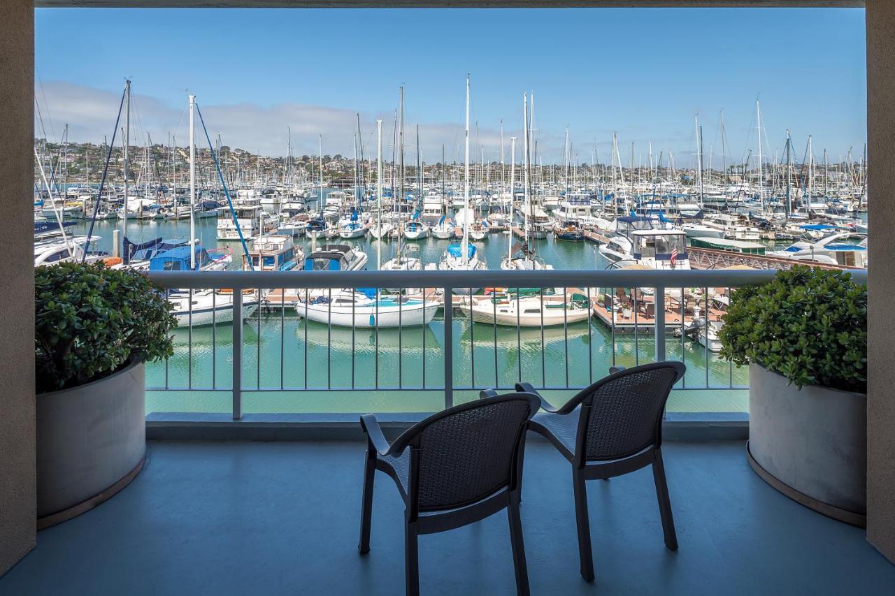 Bay Club Hotel And Marina San Diego Exterior photo