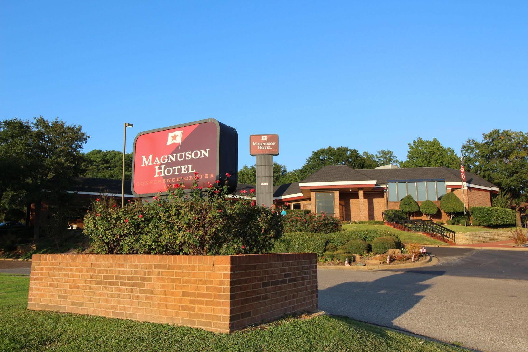 Magnuson Grand Hotel And Conference Center Tyler Exterior photo