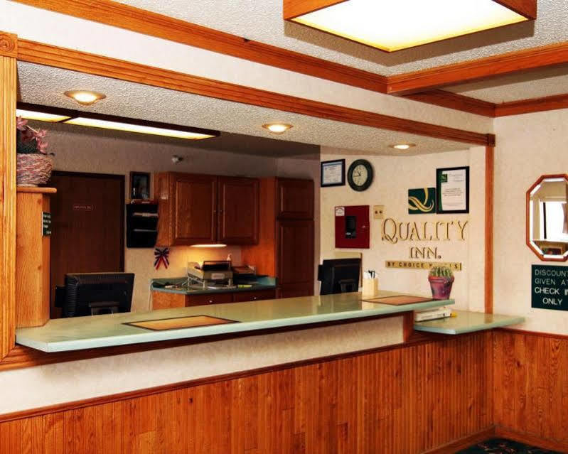 Quality Inn Raton Exterior photo