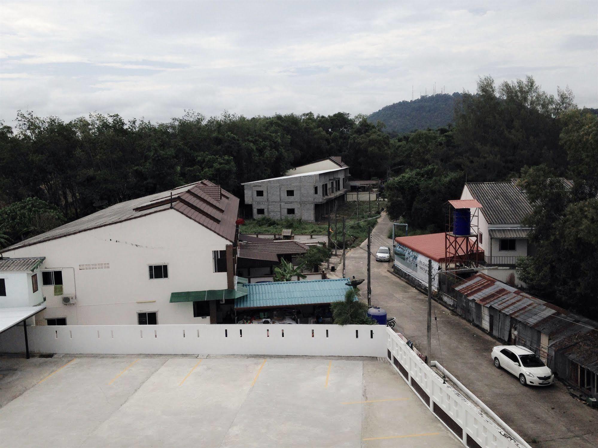 Siray House Aparthotel Phuket Exterior photo