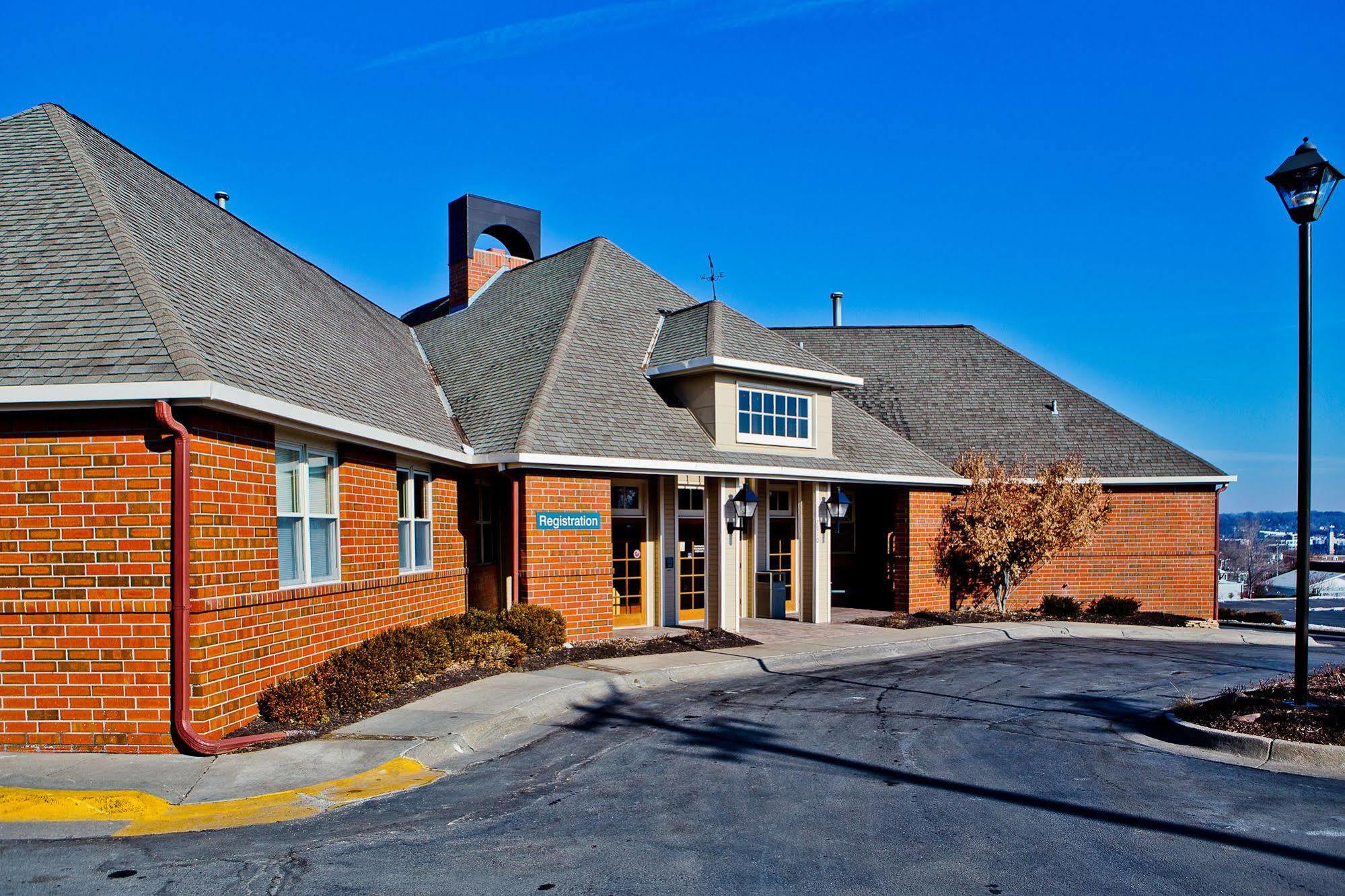 Suburban Extended Stay Hotel Omaha Exterior photo