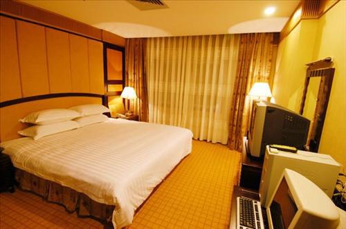 Rongwei Business Hotel Guangzhou Room photo