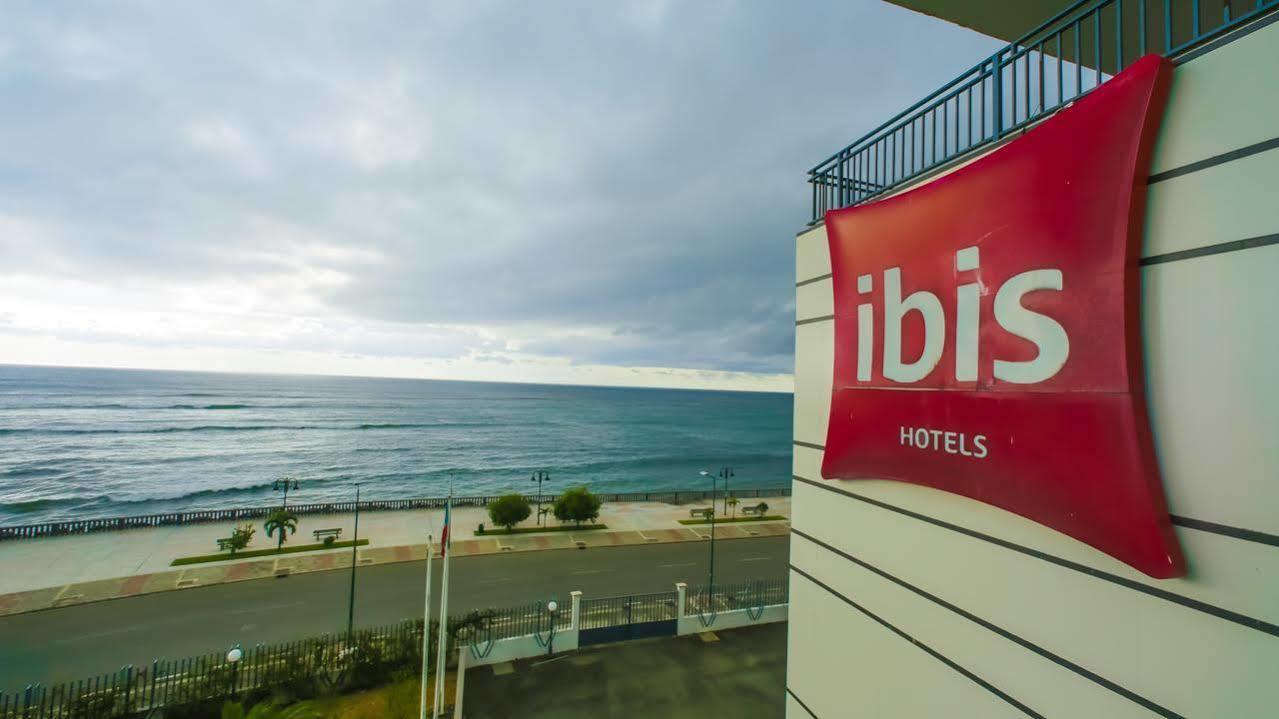 Ibis Bata Hotel Exterior photo